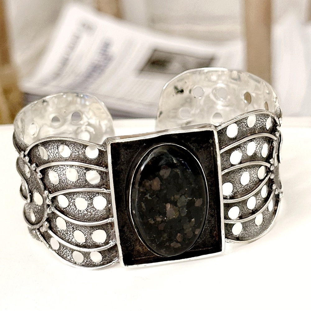 RARE Nuumite “Sorcerer’s Stone” Silver 925 Artisan Cuff Bracelet